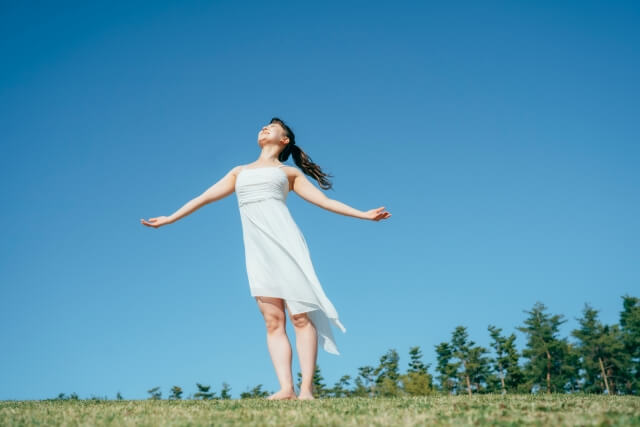 色の呼吸法「カラーブリージング」とは？魅力と具体的な方法をご紹介